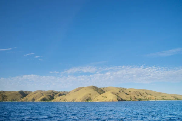 Красивий краєвид острова Padar — стокове фото