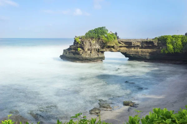 Batu Bolong temple under blue sky — Stock Photo, Image