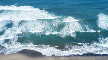 Nusa Dua Plajı'nda turkuaz su