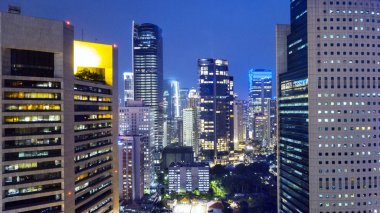 Jakarta gece gökdelenlerin hava atış