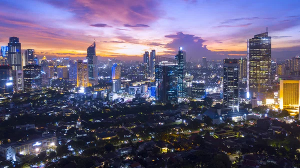 Beautiful lights glowing on the skyscrapers — Stock Photo, Image