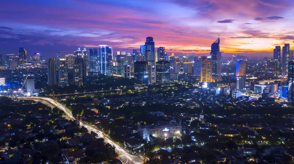 Prachtige skyline in de nacht — Stockfoto