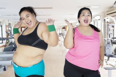 Onların kilo kaybı kutluyor mutlu şişmanlar