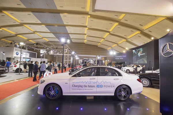 Mercedes Benz coches que se muestran en la exposición — Foto de Stock