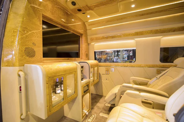 Luxe bus interieur ontworpen door Bav — Stockfoto