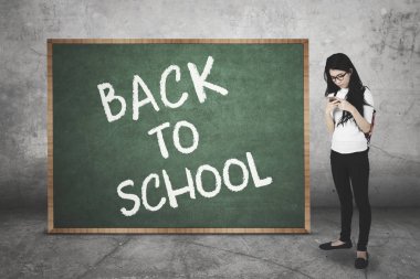 Cep telefonu ve yazı tahtası