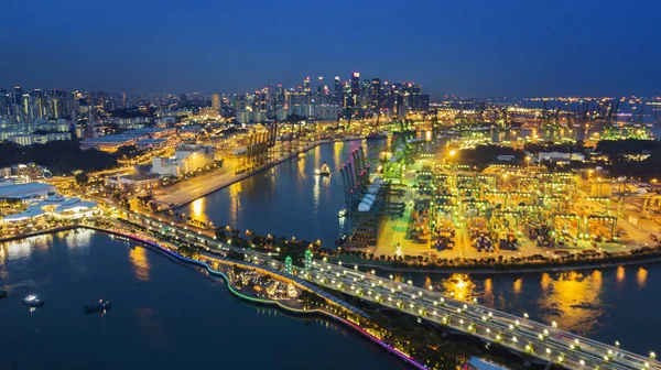 Vue aérienne de nuit du port de Singapour — Photo