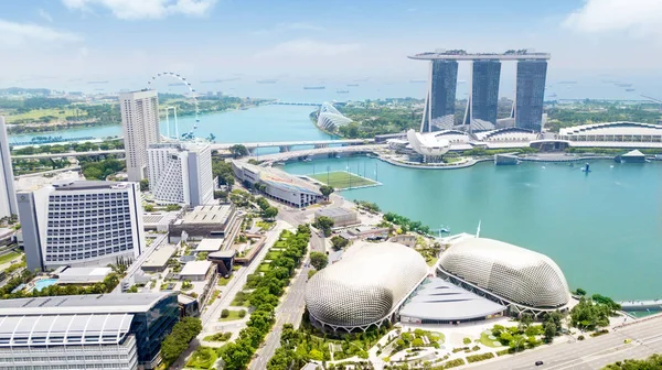 Bird eyes view van Singapore met iconische gebouwen — Stockfoto