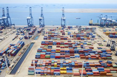 Jakarta uluslararası terminal limanı öğle vakti