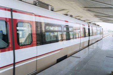 Teğmen Jakarta Treni yolcu bekliyor.