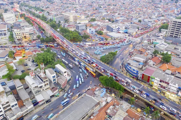 Munkaidő után dugó Kelet-Jakartában — Stock Fotó