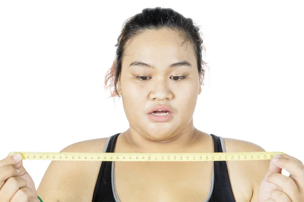 Vet aziatische vrouwen geschokt na het zien van haar tape — Stockfoto