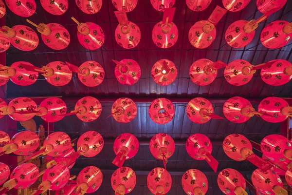 Un montón de faroles rojos chinos en Indonesia — Foto de Stock