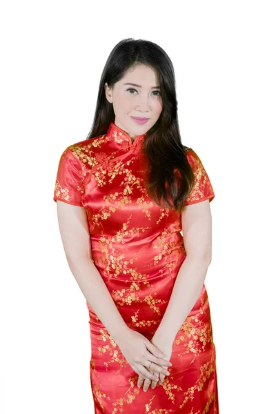 Retrato de una hermosa mujer con cheongsam — Foto de Stock