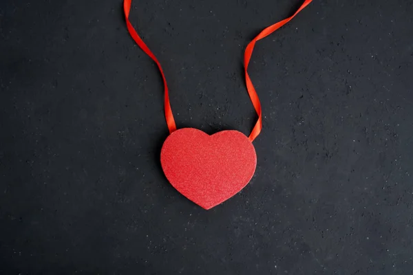 Flat layout of red valentine box with laces — Stock Photo, Image