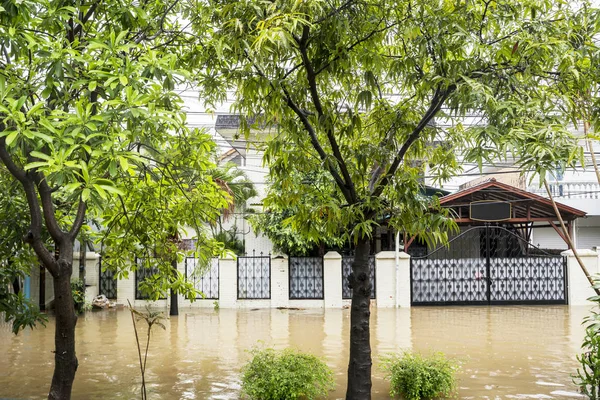 Затоплений будинок у якомусь будинку в Джакарті. — стокове фото
