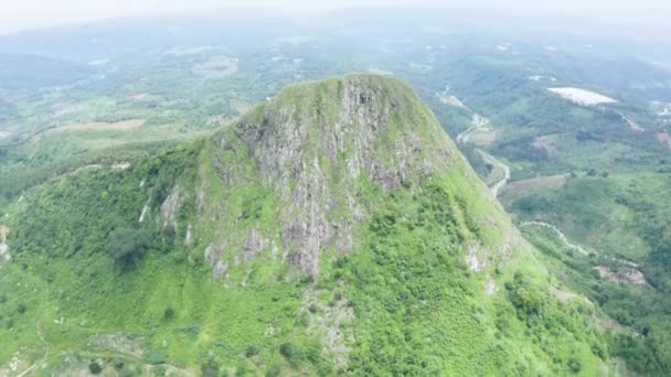 Vista Aérea Deslumbrante Pico Montanha — Vídeo de Stock