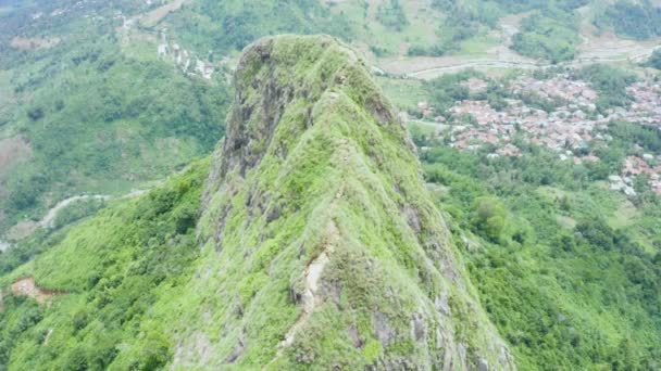 Impresionante Vista Aérea Del Pico Montaña — Vídeo de stock