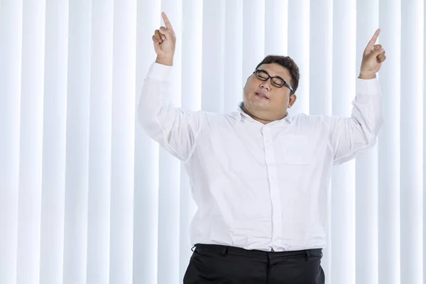 Portrait Fat Asian Businessman Wearing Formal Attire While Cheering Dancing — Stock Photo, Image