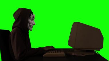 Maskeli hacker güvenlik sunucusuna saldırmaya çalışıyor.