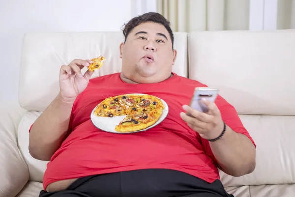 Portrait Fat Asian Man Looking Camera While Holding Smartphone Slice — Stock Photo, Image