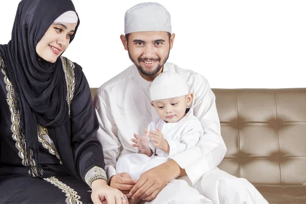 Happy Young Muslim Parents Son Sitting Together Sofa While Smiling — Stock Photo, Image