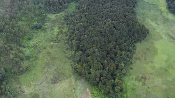 Hermosa Vista Aérea Las Montañas Brumosas — Vídeos de Stock