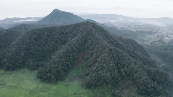 Hermosa Vista Aérea Las Montañas Brumosas — Vídeos de Stock