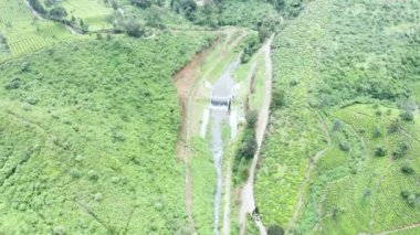 Güzel, yemyeşil tropikal tepeler Sabah manzarası