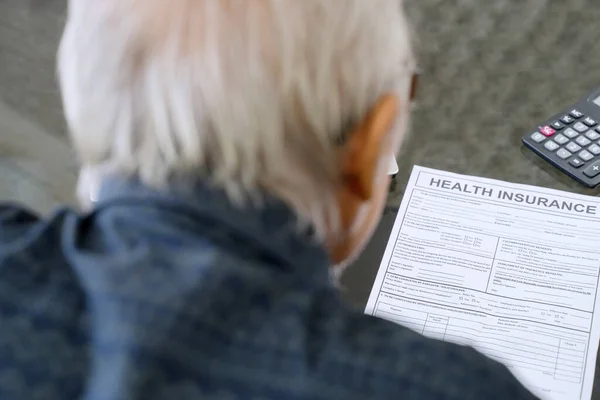 Заявление Медицинское Страхование Пожилых Людей Домашнем Столе — стоковое фото