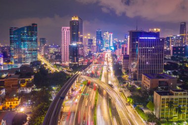 JAKARTA, Endonezya - 29 Nisan 2020 Covid-19 salgını sırasında şehir merkezindeki Jakarta 'nın güzel hava manzarası