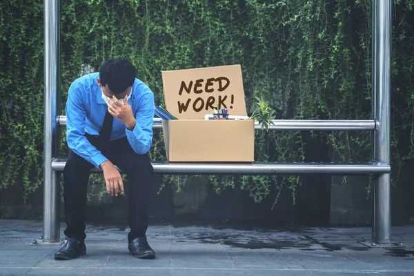 Jakarta Indonesië Mei 2020 Jonge Zakenman Kijkt Gestrest Terwijl Hij — Stockfoto