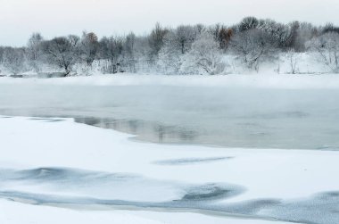 Donmuş Moskova Nehri.