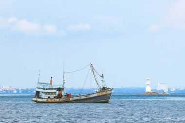 Balıkçı teknesi, yerel balıkçılık.