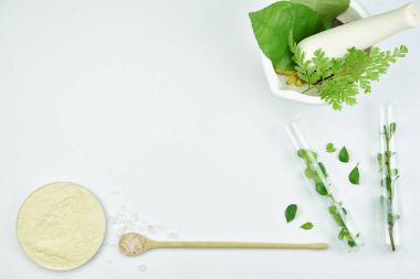 Güzellik ürünü için kopya alanı ile doğal arka plan