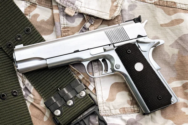 Kézifegyver, félautomata. — Stock Fotó
