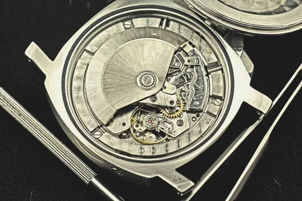 Dişliler, seyretmek hareket, ile saat mekanizması restorasyon için saat parçaların ayrıntılı.