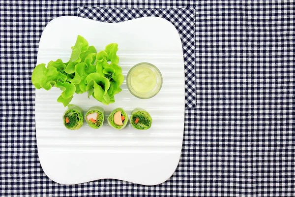 Zdrowe jedzenie koncepcja, warzywa świeże sajgonki, zdrowe Azjatyckie okłady, wietnamski żywności. — Zdjęcie stockowe