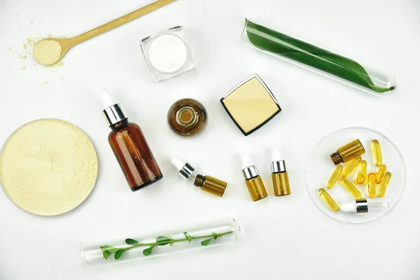 Surowiec i kosmetyki uroda opakowania produktu, naturalny składnik organiczne do pielęgnacji skóry. — Zdjęcie stockowe