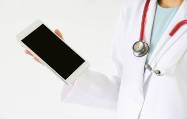 Tablet bilgisayar, tıbbi ve teknoloji kavramı holding doktor el. 