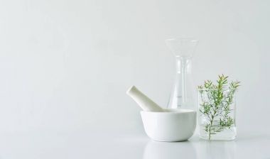 Doğal organik botanik ve bilimsel Züccaciye Mağazaları, alternatif bitki tıp, Doğal Cilt Bakımı güzellik ürünleri, araştırma ve geliştirme kavramı.