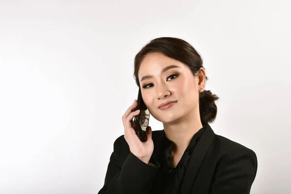 Довірлива Жінка Експерт Секретар Посміхається Працює Офісі Азійська Бізнес Жінка — стокове фото