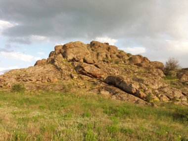 Dağlardaki güzel bahar manzarası