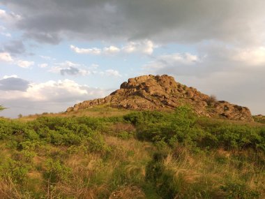 Dağlardaki güzel bahar manzarası