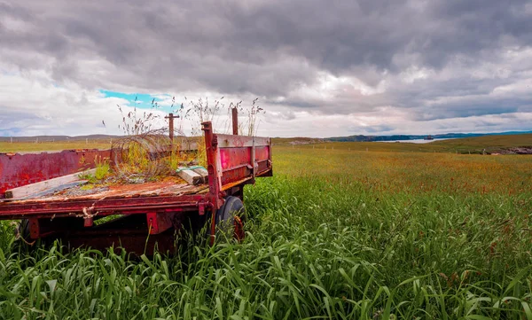 The old abandoned Shetland trailer