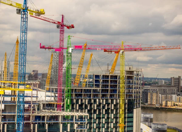 Londra manzarası Vinçler — Stok fotoğraf