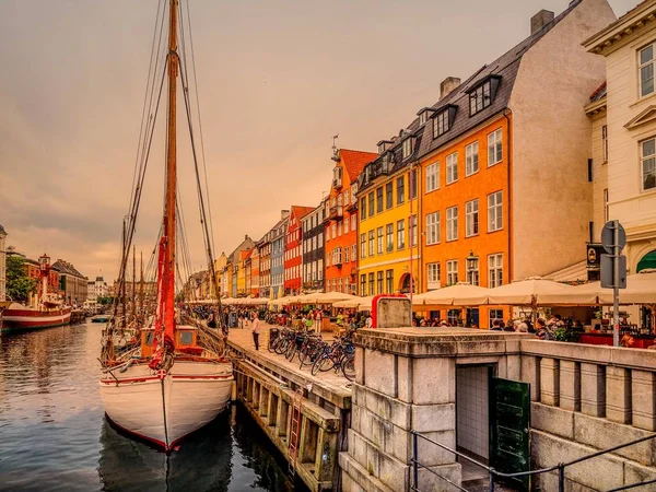 Sol de la noche sobre Nyhavn — Foto de Stock
