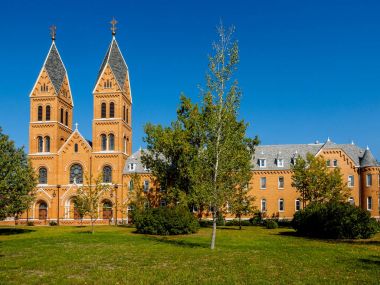 Varsayım Abbey Richardton Nd