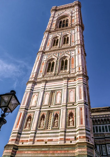 Floransa Campanile Duomo yanında — Stok fotoğraf