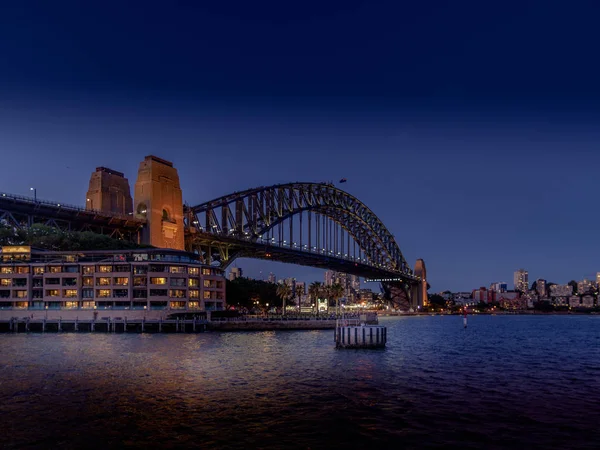 Puente nocturno — Foto de Stock